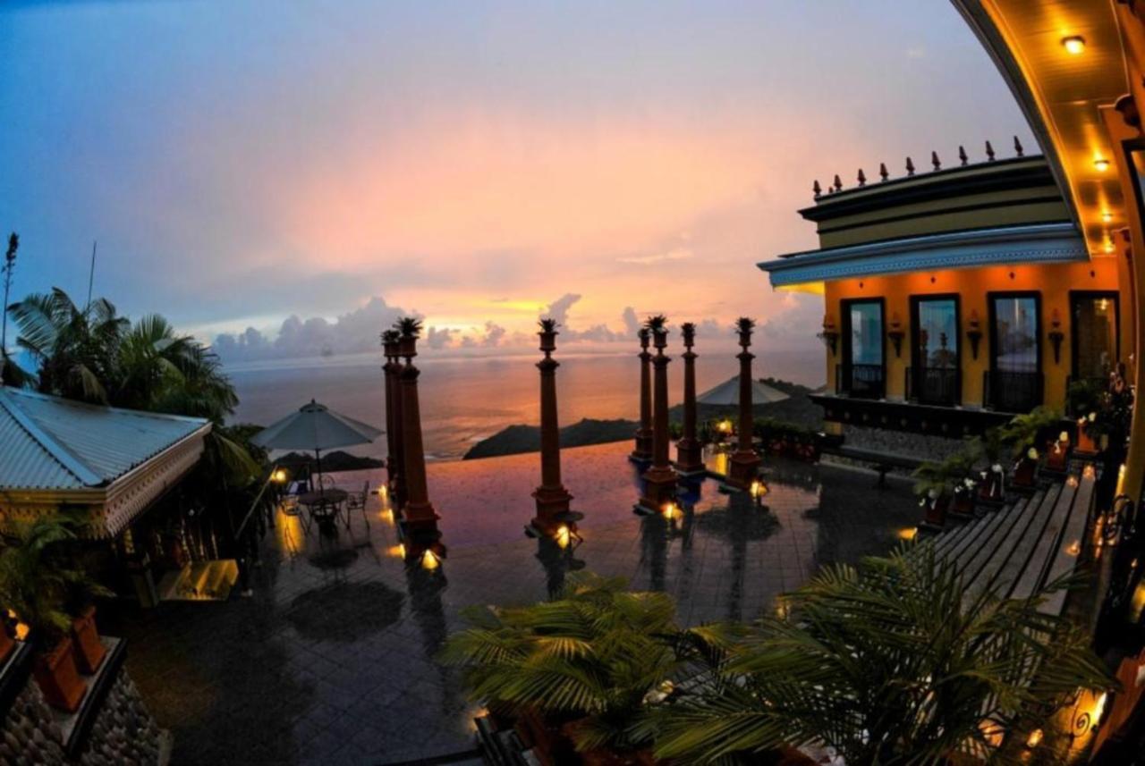 Caletas Hotel