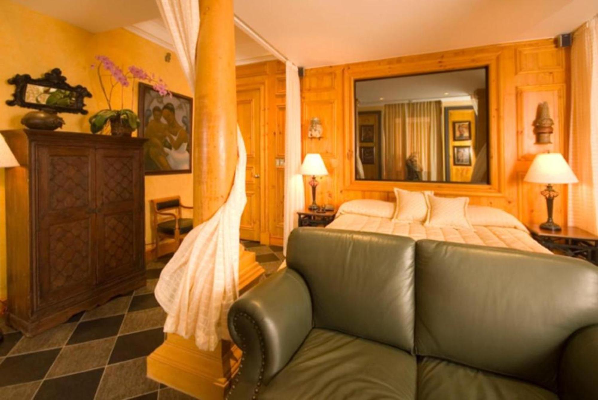 Caletas Hotel