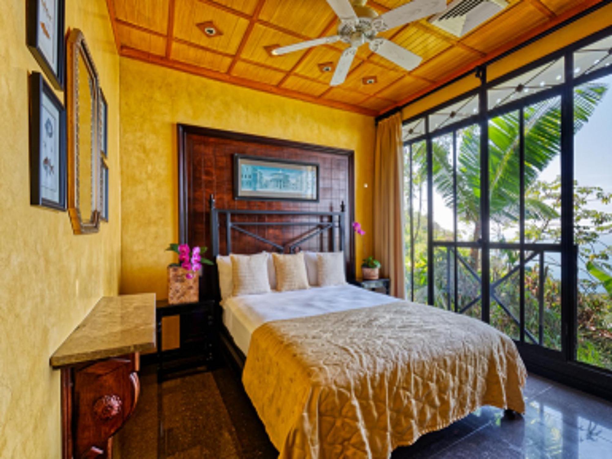 Hotel Caletas